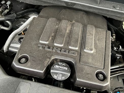 Used 2023 Chevrolet Silverado 1500 LT AWD/4WD image 32