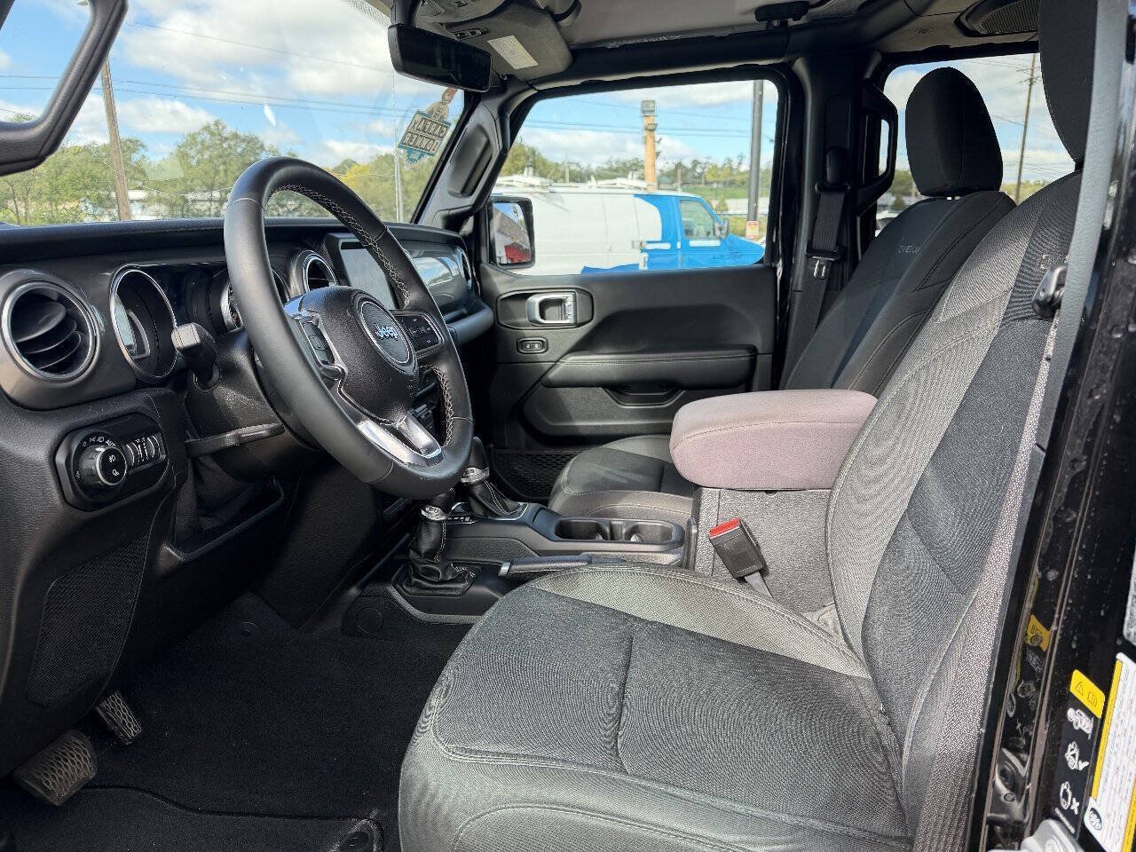 Used 2021 Jeep Gladiator Overland AWD/4WD image 10