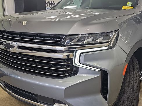 Used 2021 Chevrolet Tahoe LT w/ LT Signature Package image 38
