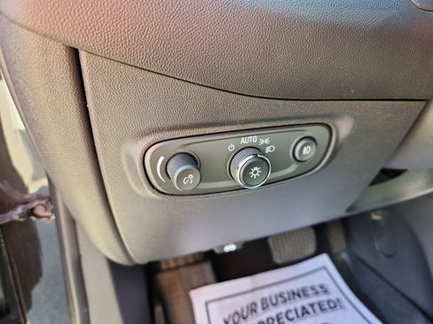 Used 2022 Chevrolet Equinox Premier image 27