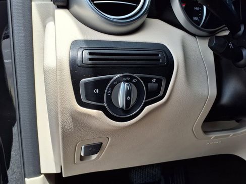 Used 2022 Mercedes-Benz GLC 300 image 26