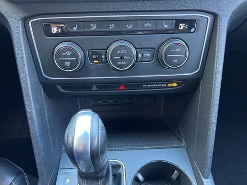 Used 2020 Volkswagen Atlas Cross Sport SE w/ Towing Package image 42