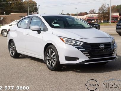 New 2025 Nissan Versa SV w/ Trunk Package