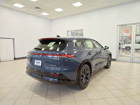 New 2025 Toyota Crown Signia image 2