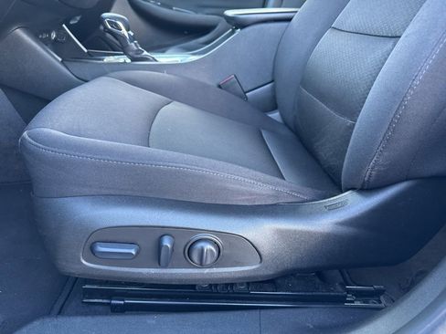 Used 2024 Chevrolet Malibu LT image 20