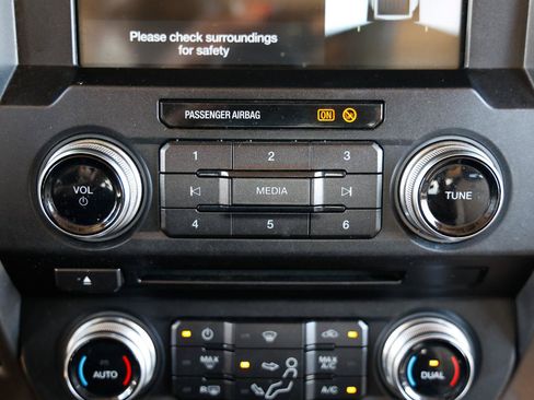 Used 2018 Ford F350 Limited AWD/4WD image 34