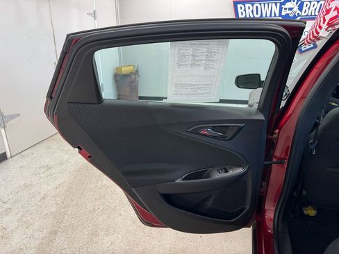 Used 2016 Chevrolet Malibu LT FWD image 16