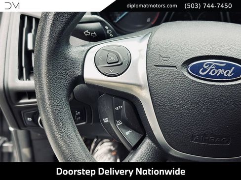 Used 2014 Ford Focus SE w/ SE Winter Package FWD image 28