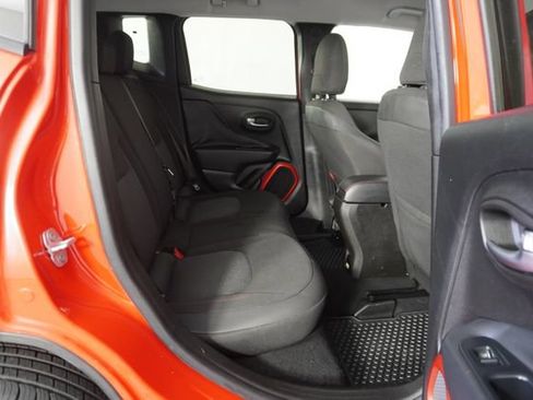 Used 2017 Jeep Renegade Trailhawk AWD/4WD image 38