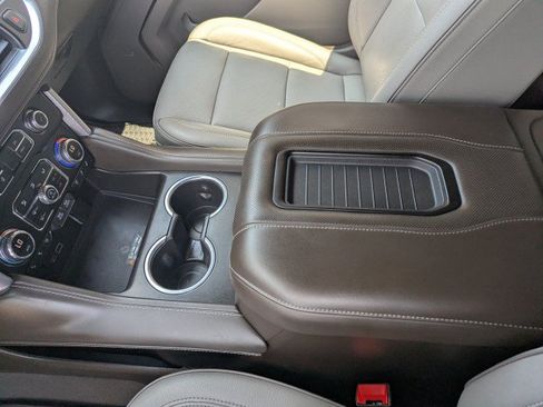 Used 2021 GMC Yukon XL SLT AWD/4WD image 23