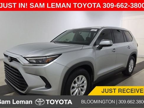 Used 2024 Toyota Grand Highlander XLE image 1