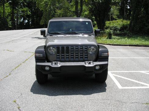 Used 2021 Jeep Wrangler Unlimited Sport AWD/4WD image 2