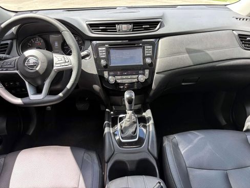 Used 2017 Nissan Rogue SL w/ SL Premium Package AWD/4WD image 30
