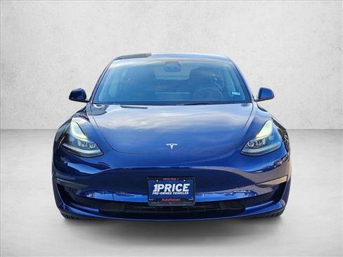 Used 2023 Tesla Model 3 Standard Range image 2