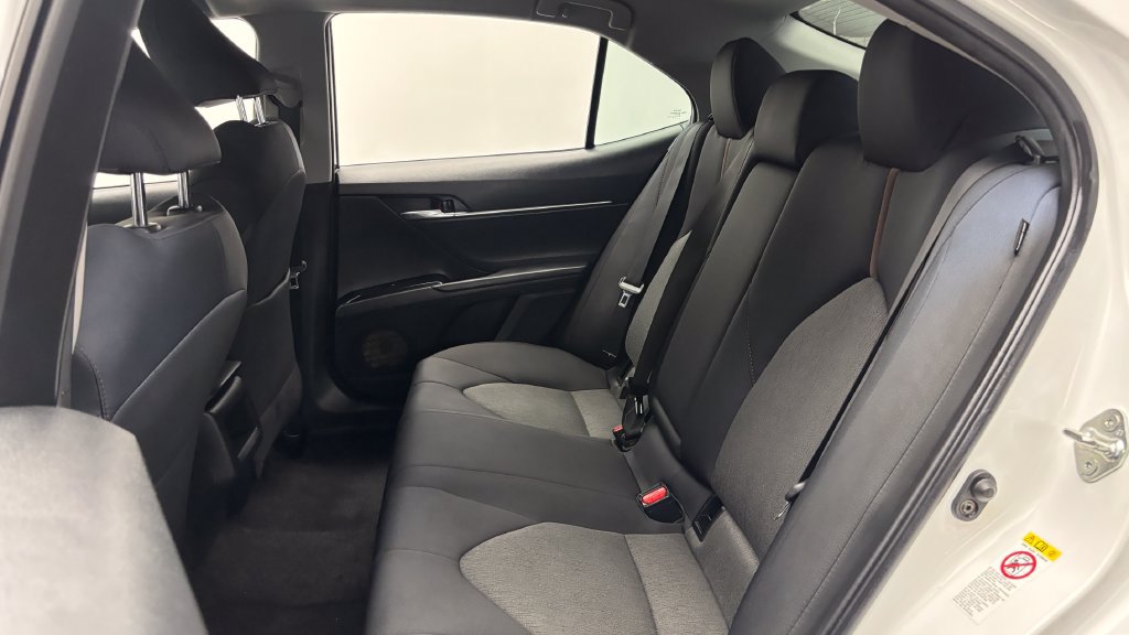 Used 2018 Toyota Camry LE FWD image 26
