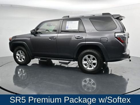 Used 2022 Toyota 4Runner SR5 Premium w/ Moonroof Package AWD/4WD image 7