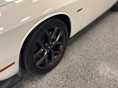 Used 2019 Dodge Challenger R/T w/ Driver Convenience Group RWD image 30