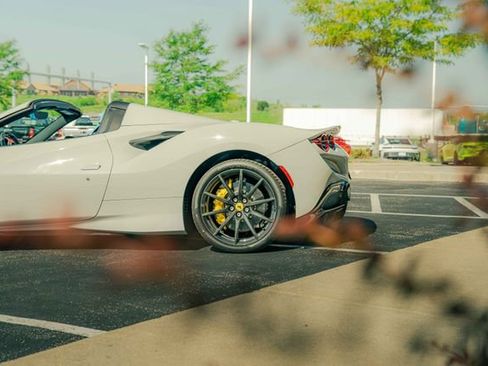 Used 2023 Ferrari F8 Tributo RWD image 35