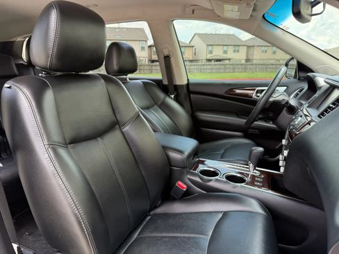Used 2015 Nissan Pathfinder SL w/ SL Tech Package FWD image 16