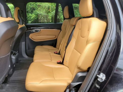 Used 2017 Volvo XC90 T6 Momentum w/ Vision Package AWD/4WD image 33