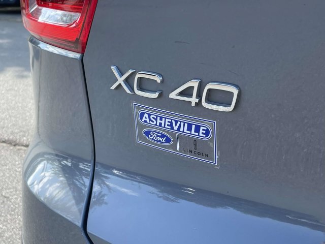 Used 2021 Volvo XC40 T5 R-Design w/ Advanced Package AWD/4WD image 10