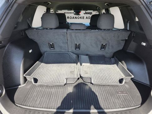 Used 2025 GMC Terrain Elevation w/ Black Edition image 23