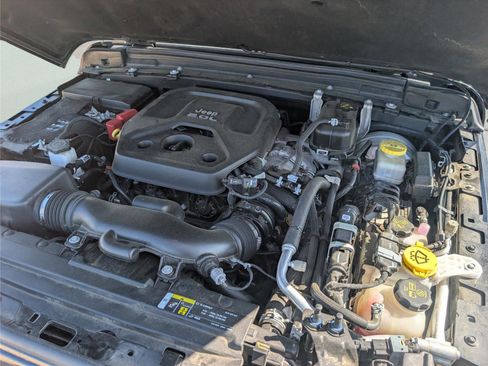 Used 2018 Jeep Wrangler Unlimited Sport S image 35