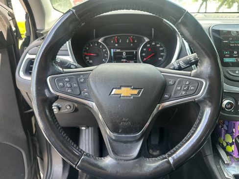 Used 2018 Chevrolet Equinox Premier image 16