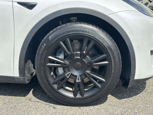Used 2021 Tesla Model Y Long Range AWD/4WD image 10