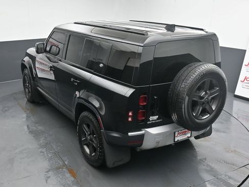 Used 2022 Land Rover Defender 110 S image 29