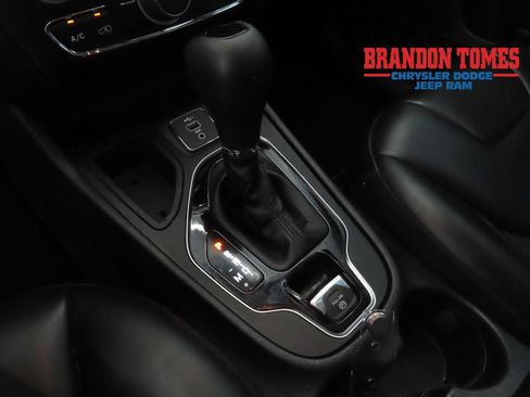 Used 2021 Jeep Cherokee Latitude Plus FWD image 15