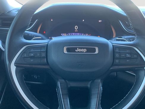 Used 2022 Jeep Grand Cherokee L Limited image 16