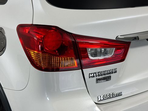 Used 2018 Mitsubishi Outlander Sport ES image 35