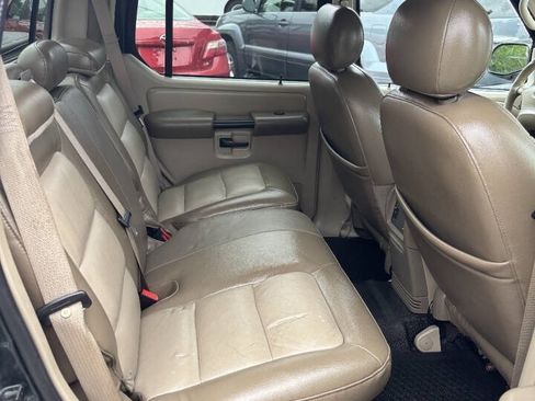 Used 2004 Ford Explorer Sport Trac XLT AWD/4WD image 12