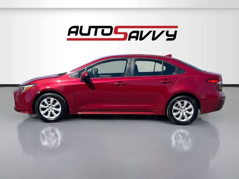 Used 2025 Toyota Corolla LE FWD image 4