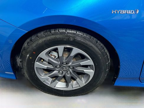 Used 2022 Toyota Prius XLE image 13