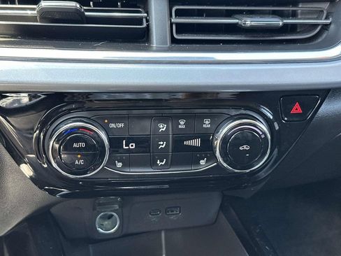 Used 2024 Chevrolet Trax LT w/ Driver Confidence Package FWD image 26