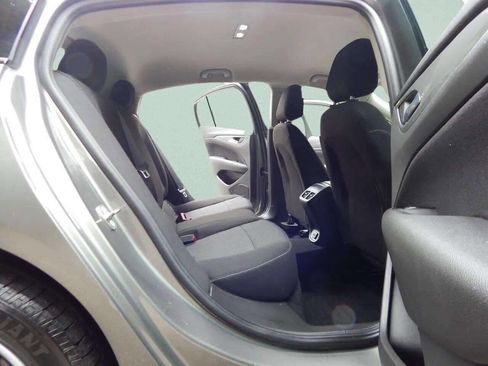 Used 2018 Buick Regal Preferred image 39