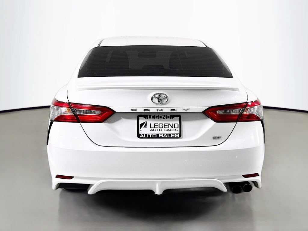Used 2018 Toyota Camry SE w/ Moonroof Package FWD image 7