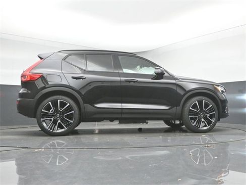 New 2026 Volvo XC40 B5 Ultra w/ Protection Package Premier image 43