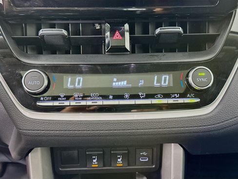 Certified 2025 Toyota Corolla Cross XLE w/ Convenience Package AWD/4WD image 15