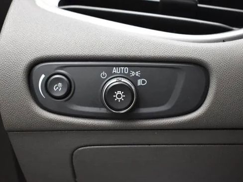 Used 2025 Chevrolet Malibu LT FWD image 21