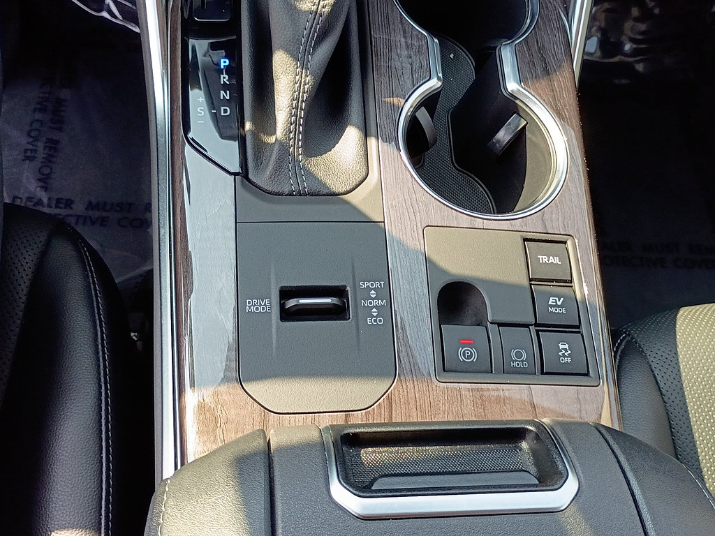 Used 2023 Toyota Highlander Platinum AWD/4WD image 27
