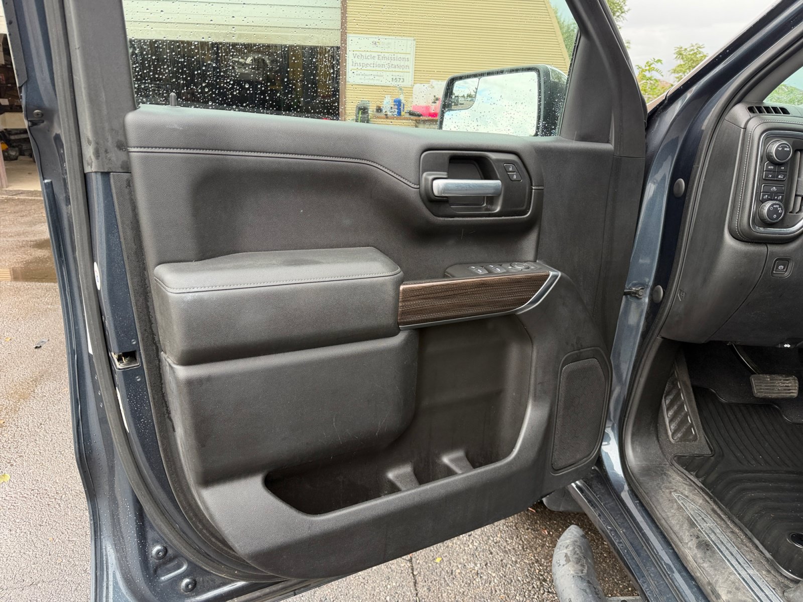 Used 2020 Chevrolet Silverado 1500 LT w/ Fleet Comfort Package AWD/4WD image 19