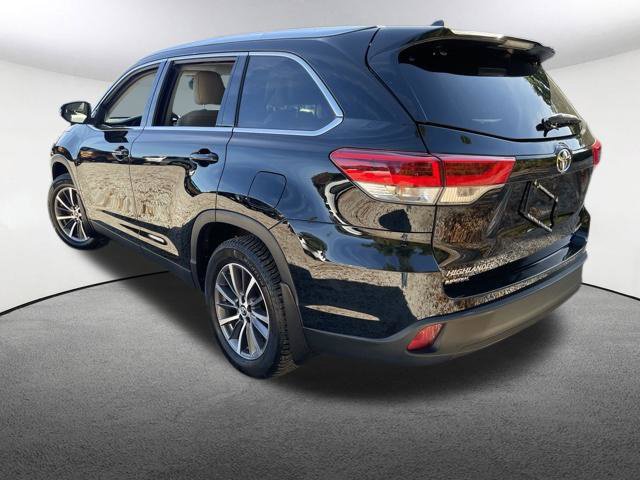 Used 2019 Toyota Highlander XLE AWD/4WD image 10
