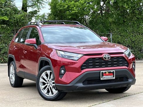 Used 2024 Toyota RAV4 XLE Premium FWD image 2