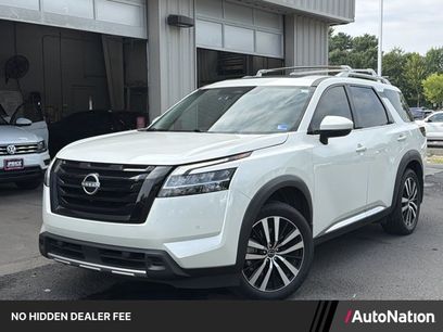 Used 2023 Nissan Pathfinder Platinum w/ Black Appearance Package