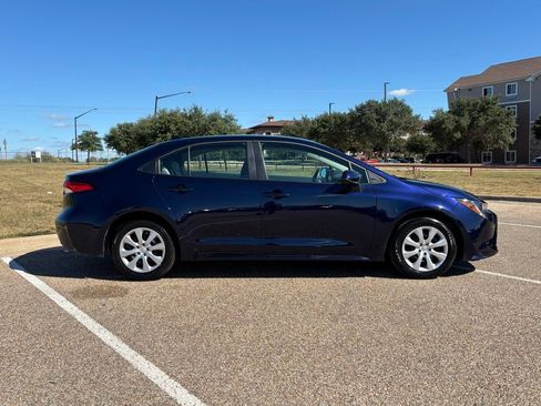 Used 2025 Toyota Corolla LE image 5