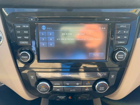 Used 2016 Nissan Rogue SL w/ SL Premium Package FWD image 17