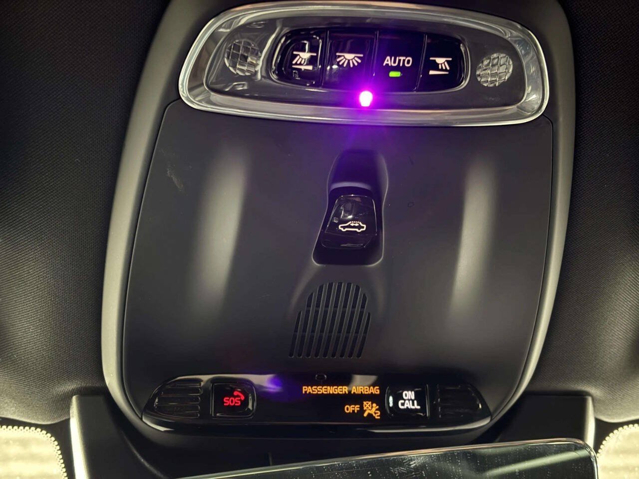 Used 2018 Volvo XC90 T6 R-Design w/ Convenience Package AWD/4WD image 28